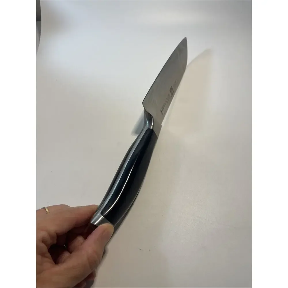 ZWILLING J.A. HENCKELS 30507-180 Size 7 inch Chef's Knife